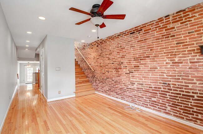 Foto del edificio - 924 S. Curley Street