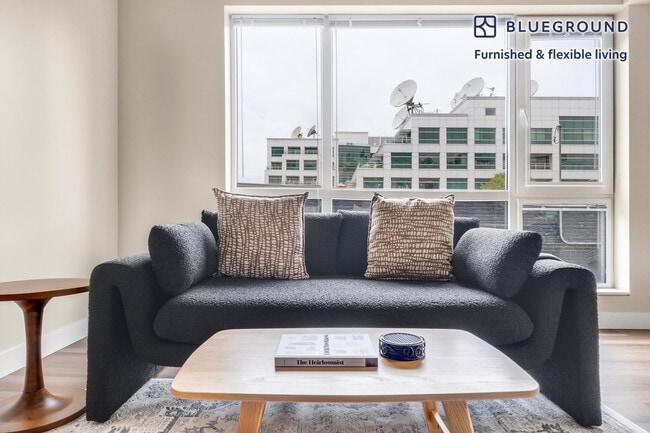 Building Photo - 101 Taylor Ave N