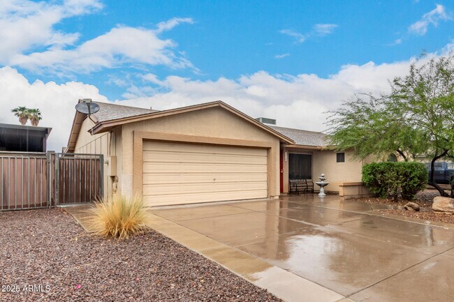 Building Photo - 518 W Rosemonte Dr