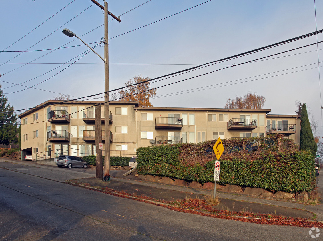 Building Photo - The Bridgewood Apartments