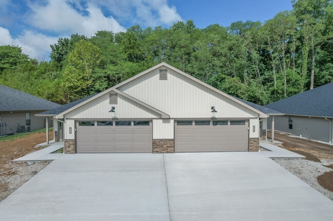 Building Photo - 824 El Dorado Dr