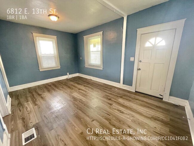 Foto del edificio - 6812 E 13th St