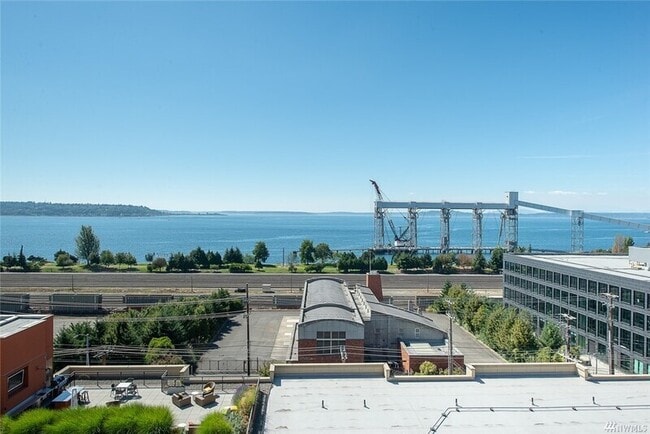 Building Photo - 601 W Mercer Pl