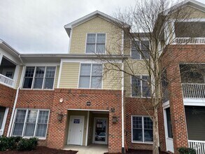 Waterford Condominiums at Cary Park Apartments for Rent with a Garage