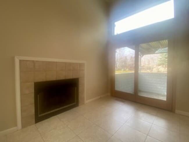 Building Photo - Three Bedroom Two and a Half Bath Home in the South Reno Crystal Lake Area