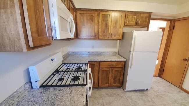 Building Photo - 902 S Brooks St