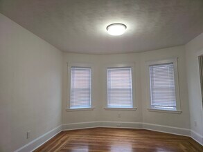 Building Photo - 105 Fuller St