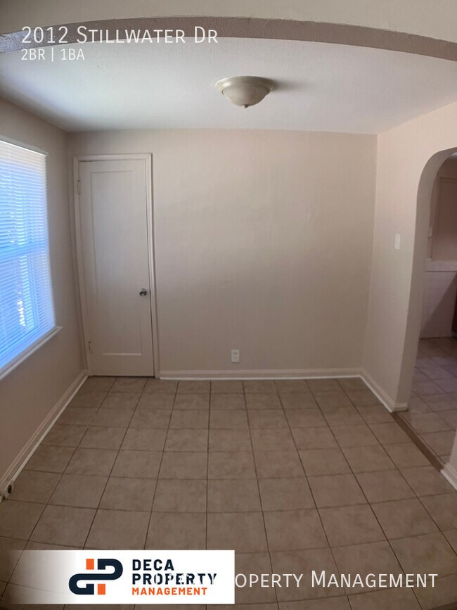 Building Photo - 2 Bedroom House
