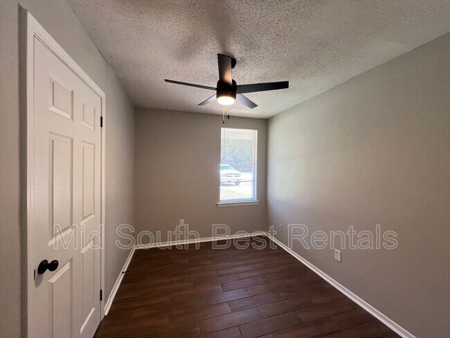 Foto del edificio - 4783 Bluff Wood Cove