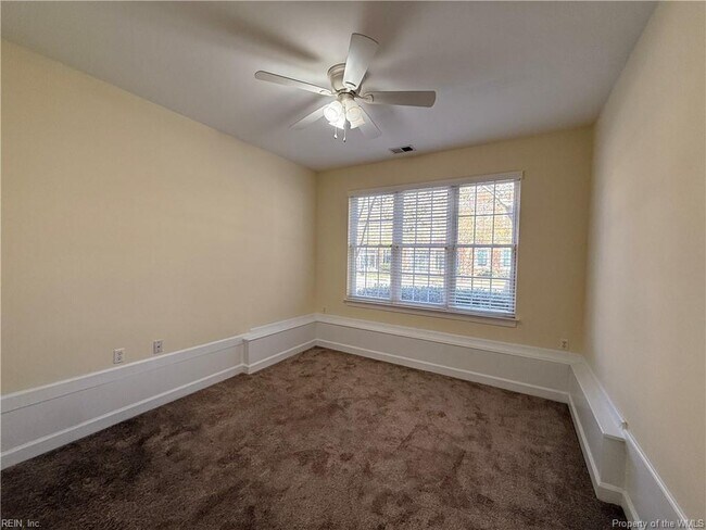 Foto del edificio - 5357 Discovery Park Blvd