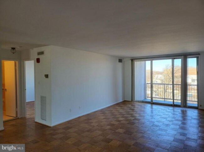 Foto del edificio - 4977 Battery Ln