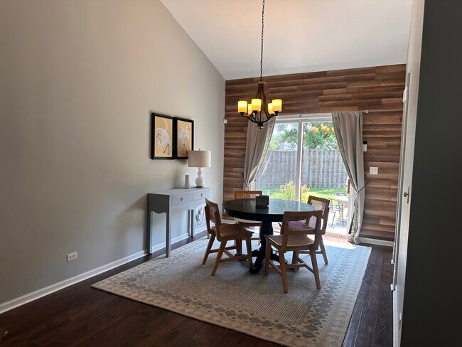 Foto del edificio - 2904 Arbor Ln