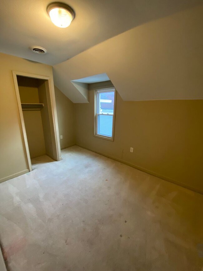Building Photo - 1410 Sinclair St