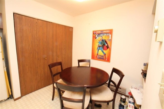 Interior Photo - N7361 Spring St
