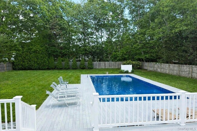 Building Photo - 36 Matthews Dr