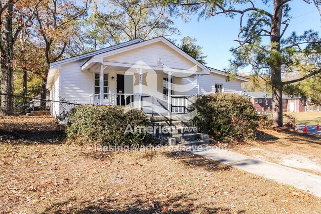 Building Photo - 2647 Trull St