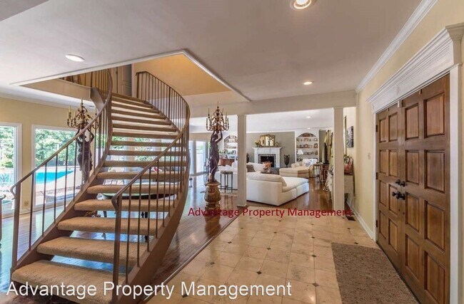 Foto del edificio - 4 br, 4.5 bath House - 4272 Walnut Grove Rd.