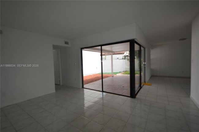 Foto del edificio - 9711 NW 4th Ln