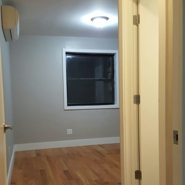 Building Photo - 288 Eldert St