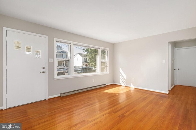 Building Photo - 170 N Funk St