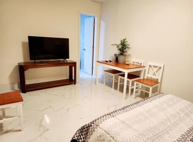 Foto del edificio - 875 Westward Dr