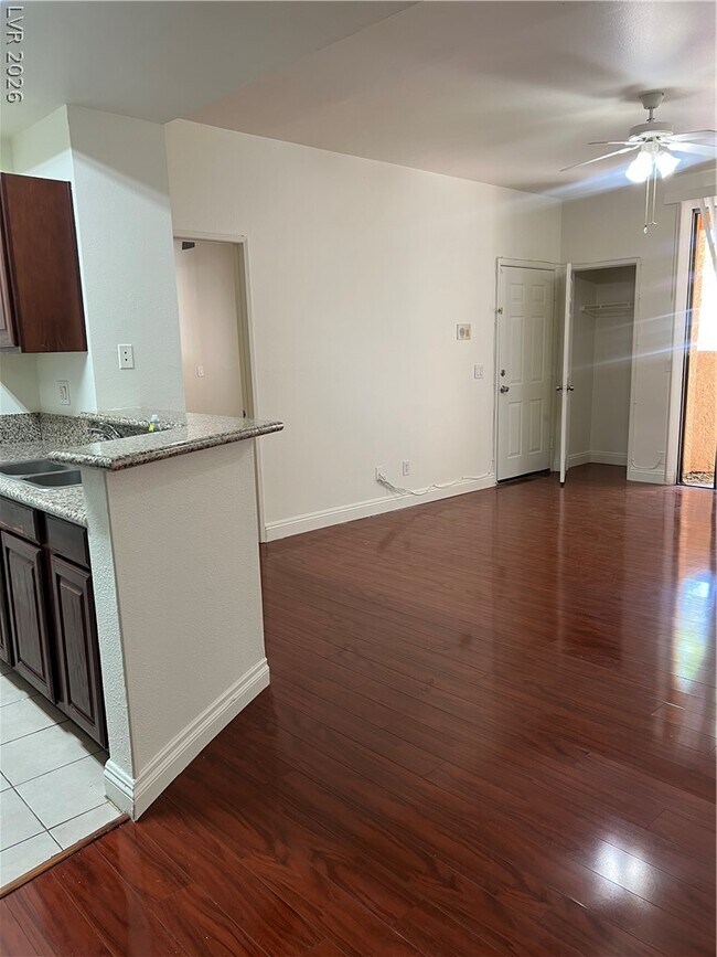Foto del edificio - 5166 S Jones Blvd