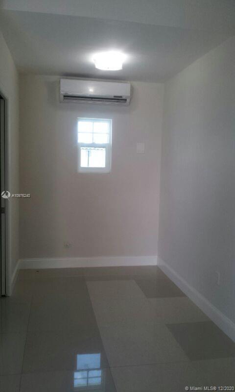 Foto del edificio - 160 NE 75th St