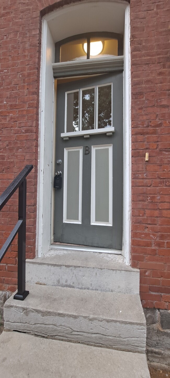 Building Photo - 1217 Lami St