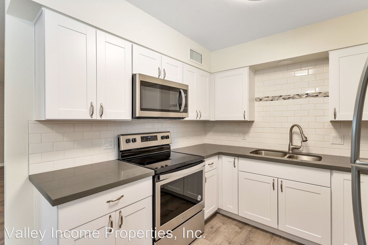 Primary Photo - 2 br, 2 bath Apartment - 1939 W Berridge Lane
