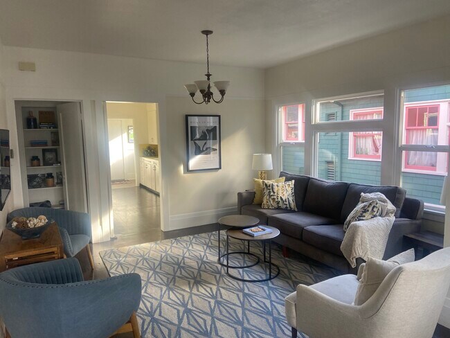 Foto del edificio - 3145 E St