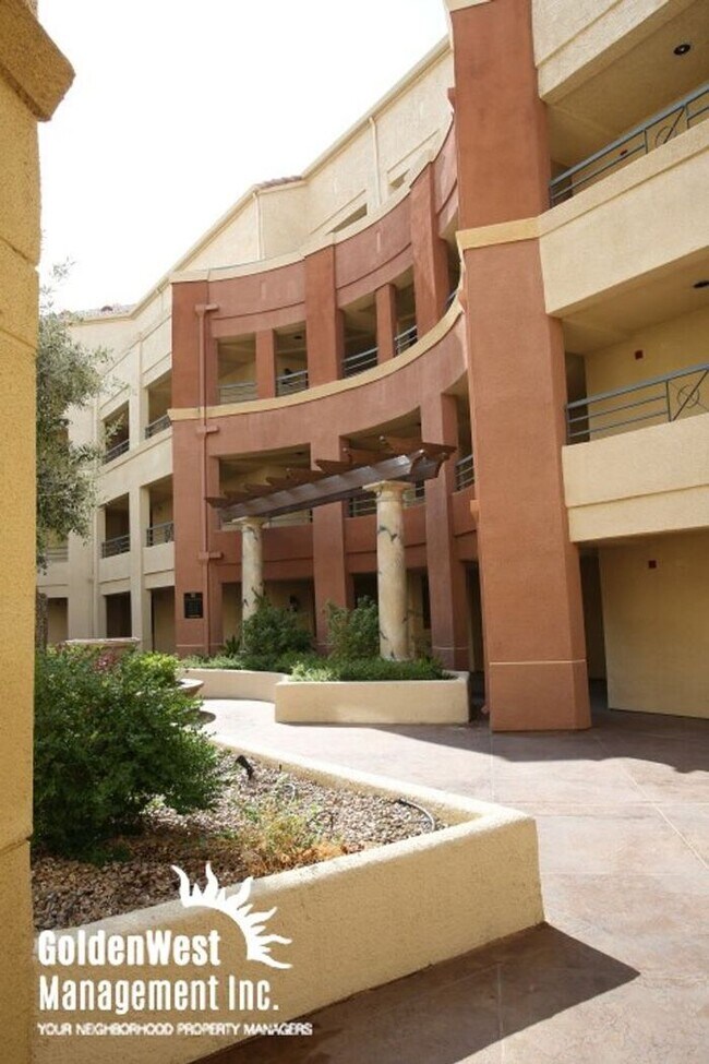 Building Photo - 260 E Flamingo Rd