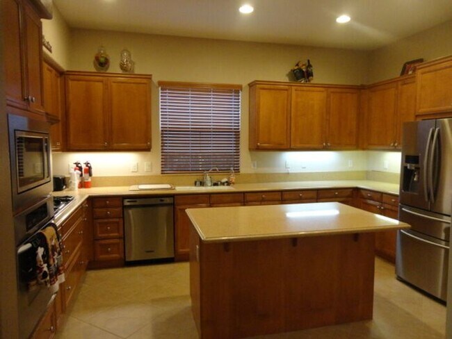 Foto del edificio - Luxurious 2 + 2.5 Belcaro 2392 SQFT Retire...