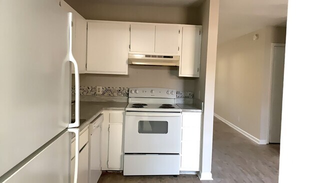 Foto del edificio - 2 bedroom 1 bath duplex