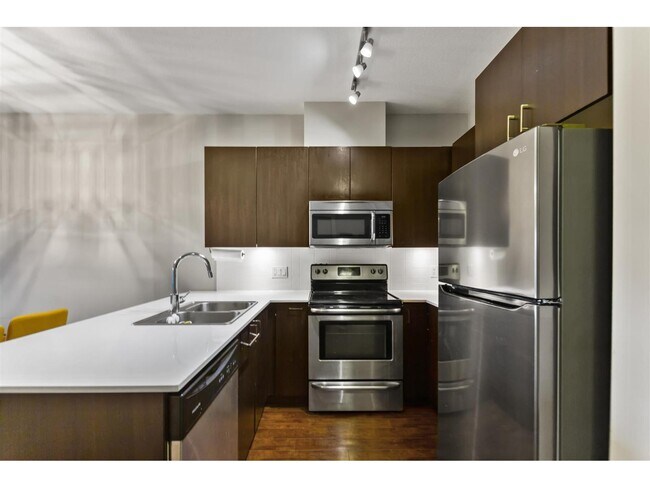 Building Photo - 20460 Douglas Cres