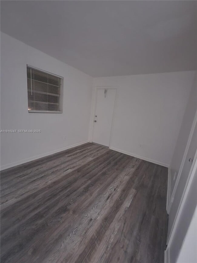 Foto del edificio - 519 NW 8th Ave