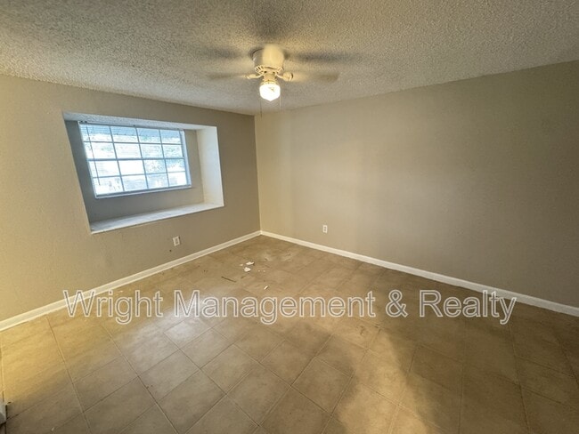 Foto del edificio - 8508 Pinehurst Dr
