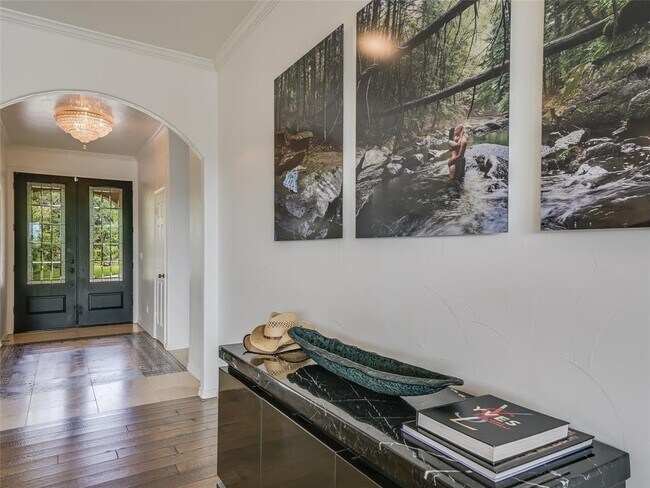 Foto del edificio - 411 Skyline Dr