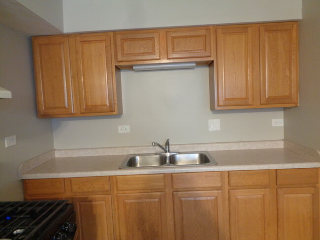 Building Photo - 9437 86th Ct