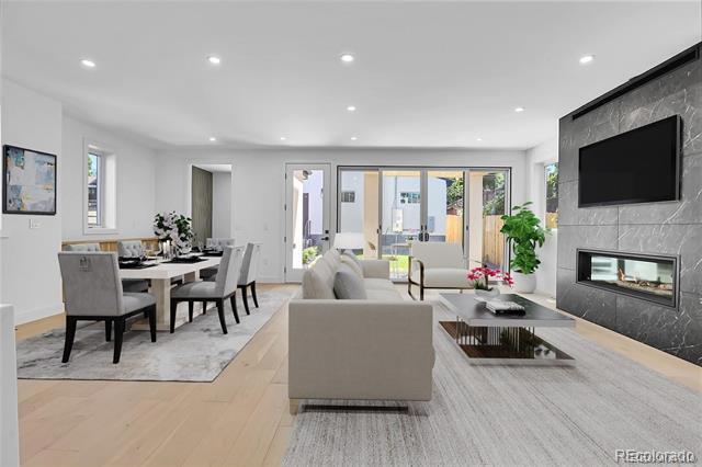 Primary Photo - 300 S Franklin St