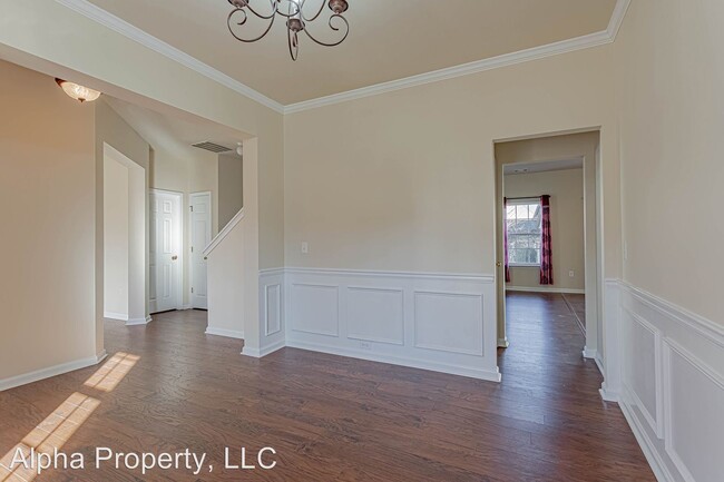 Building Photo - 5 br, 2.5 bath House - 301 Chartwell Dr