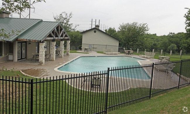 Piscina - Willow Tree Apartments