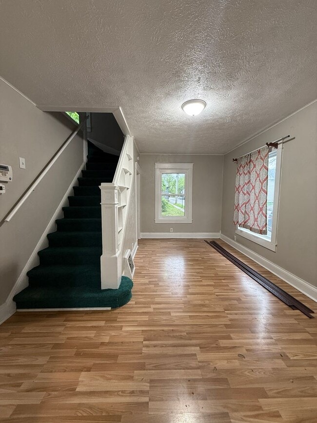 Building Photo - Beautiful House on the Elkhart River