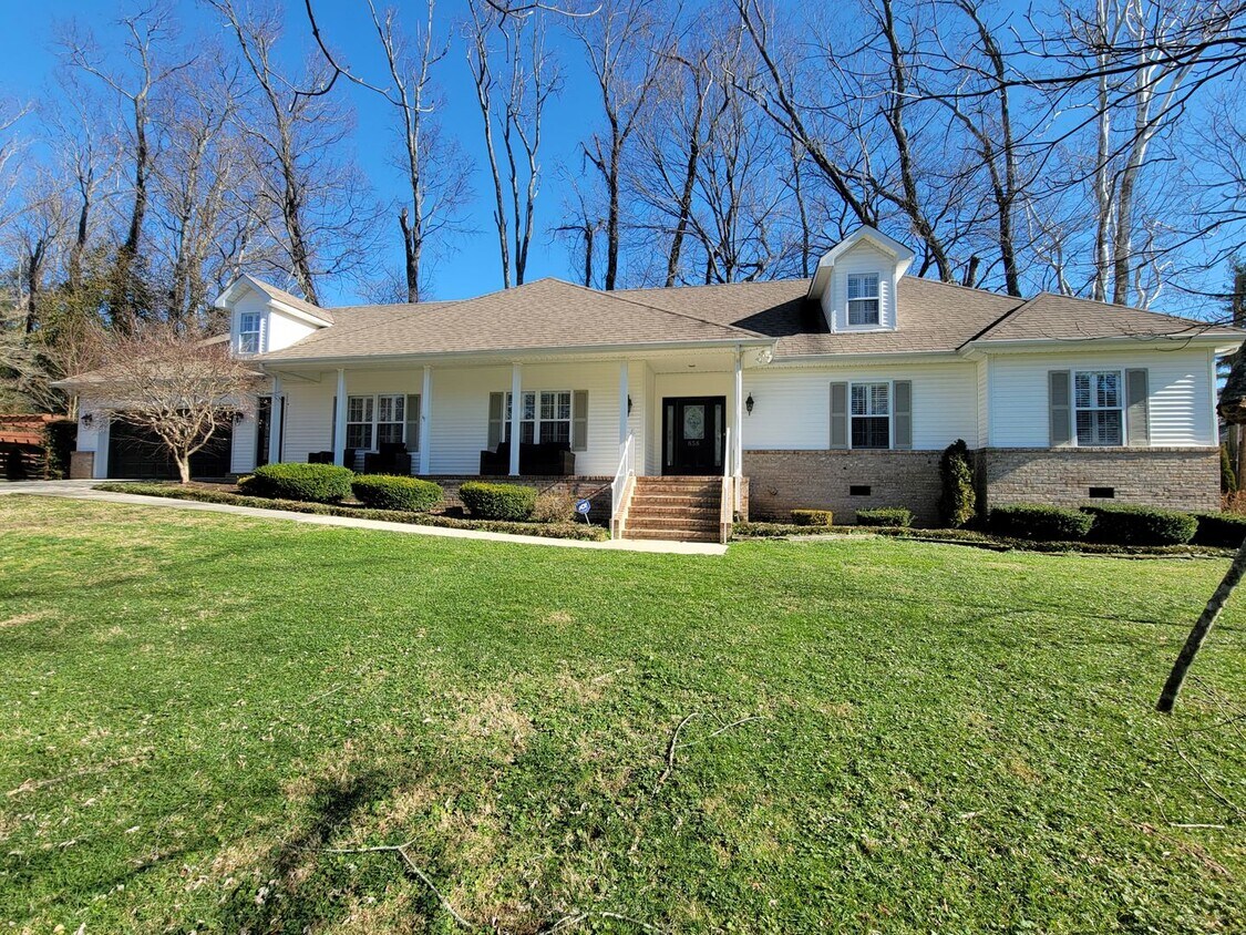Primary Photo - 4/3 Executive Rental in Downtown Cookeville