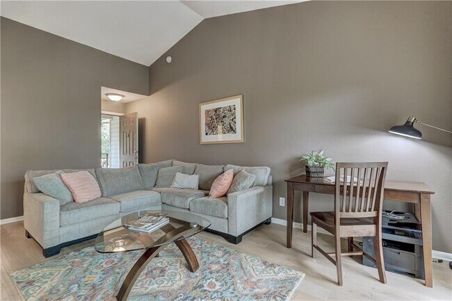 Building Photo - 6000-11 Shepherd Mountain Cove
