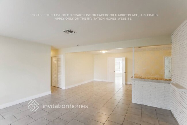 Building Photo - 533 W Dayton Cir