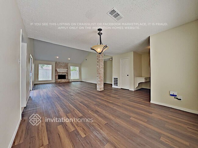 Building Photo - 13414 Pantano Dr