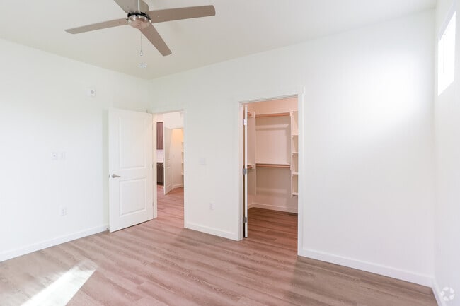 1BD, 1BA - 1,122SF - Allaso Journal Center