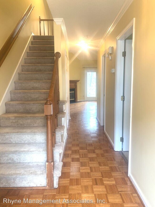 Building Photo - 2 br, 2 bath House - 1017 Oak Lake Court