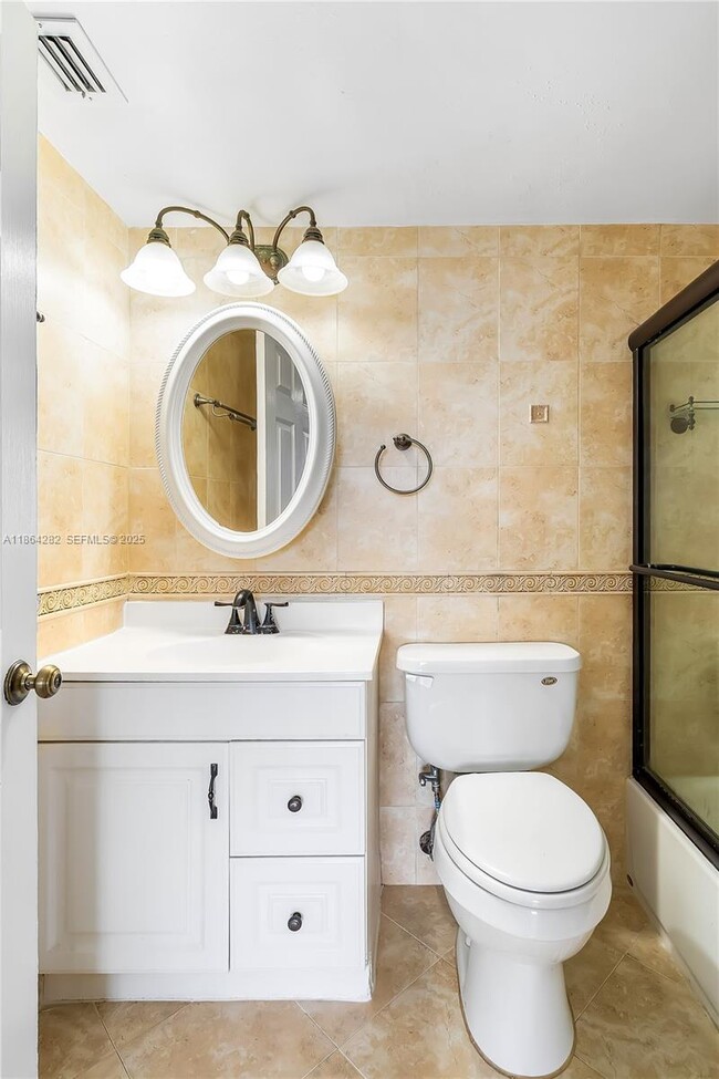 Foto del edificio - 2025 NE 164th St