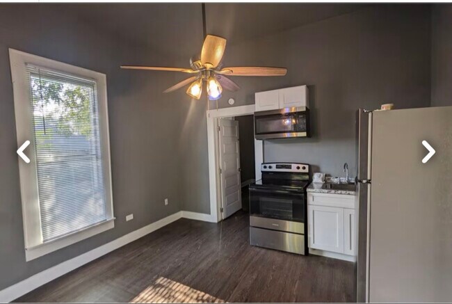 Foto del edificio - 225 W Monterey St